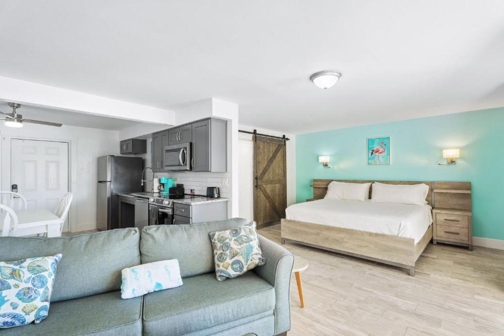 King Studio with Sofa Bed interior